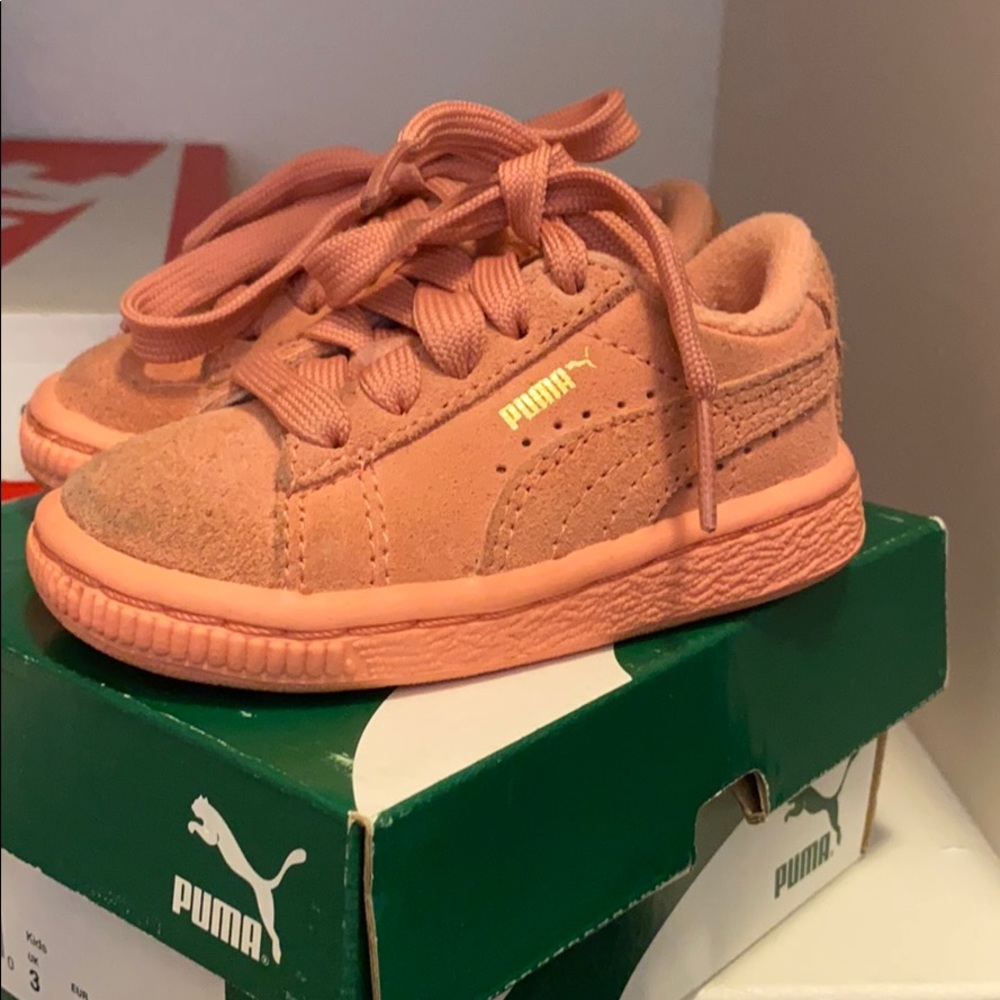 Toddler girls pink suede sneakers